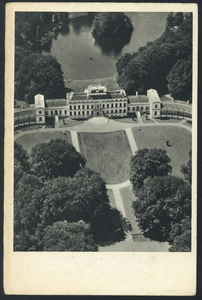 16807 Luchtfoto van Paleis Soestdijk te Soestdijk (gemeente Baarn), uit het noordoosten.